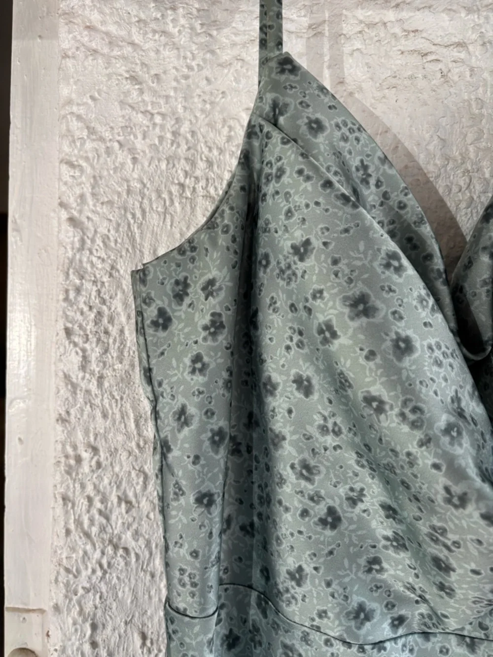 ✨HOST PICK✨Sage Green Floral Cowl Neck Slip Dress - Picture 2 of 14